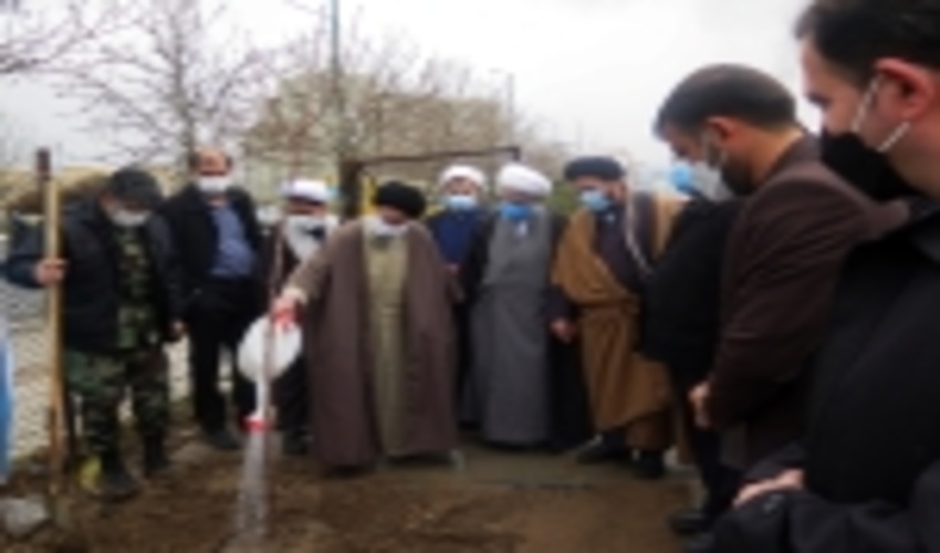 غرس نهال در مصلای خاتم الانبیای شهر زنجان