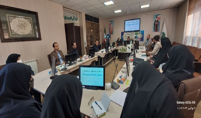 برگزاری کارگاه آموزشی طرح مردمی کاشت یک میلیارد درخت ویژه معلمان 