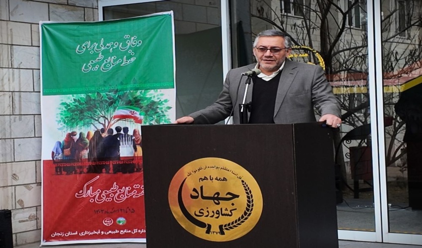 در محوطه سازمان جهاد کشاورزی نهال غرس شد